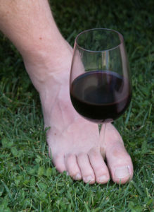 BBQ wineglass stand